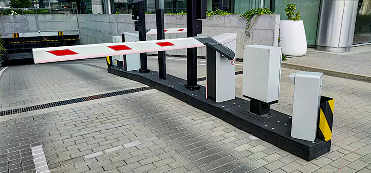Custom Gate Design & Integration Revere